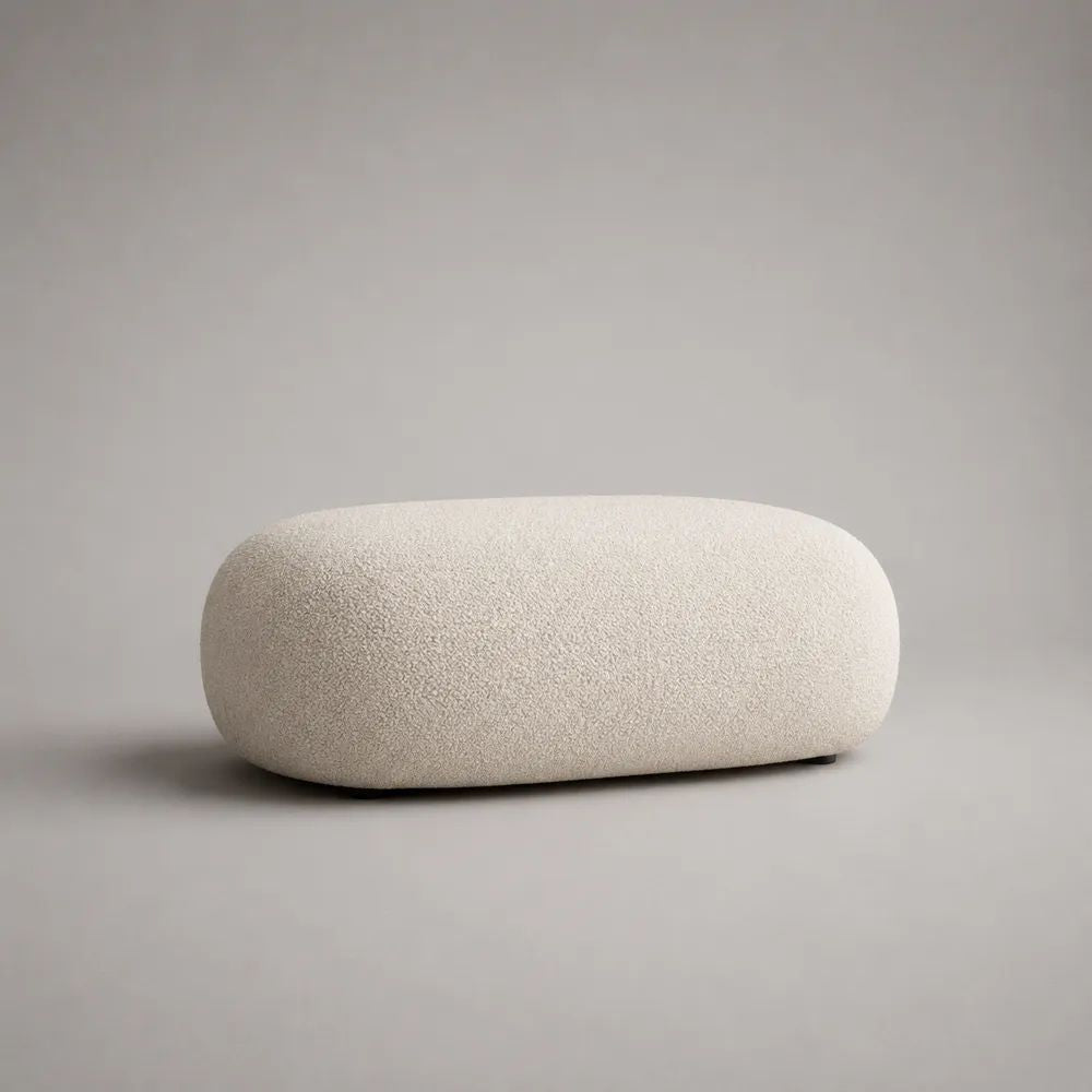 Pouf poggiapiedi imbottito rettangolare arrotondato in tessuto bouclé bianco crema con piedini neri, 100 x 55 x 40 cm